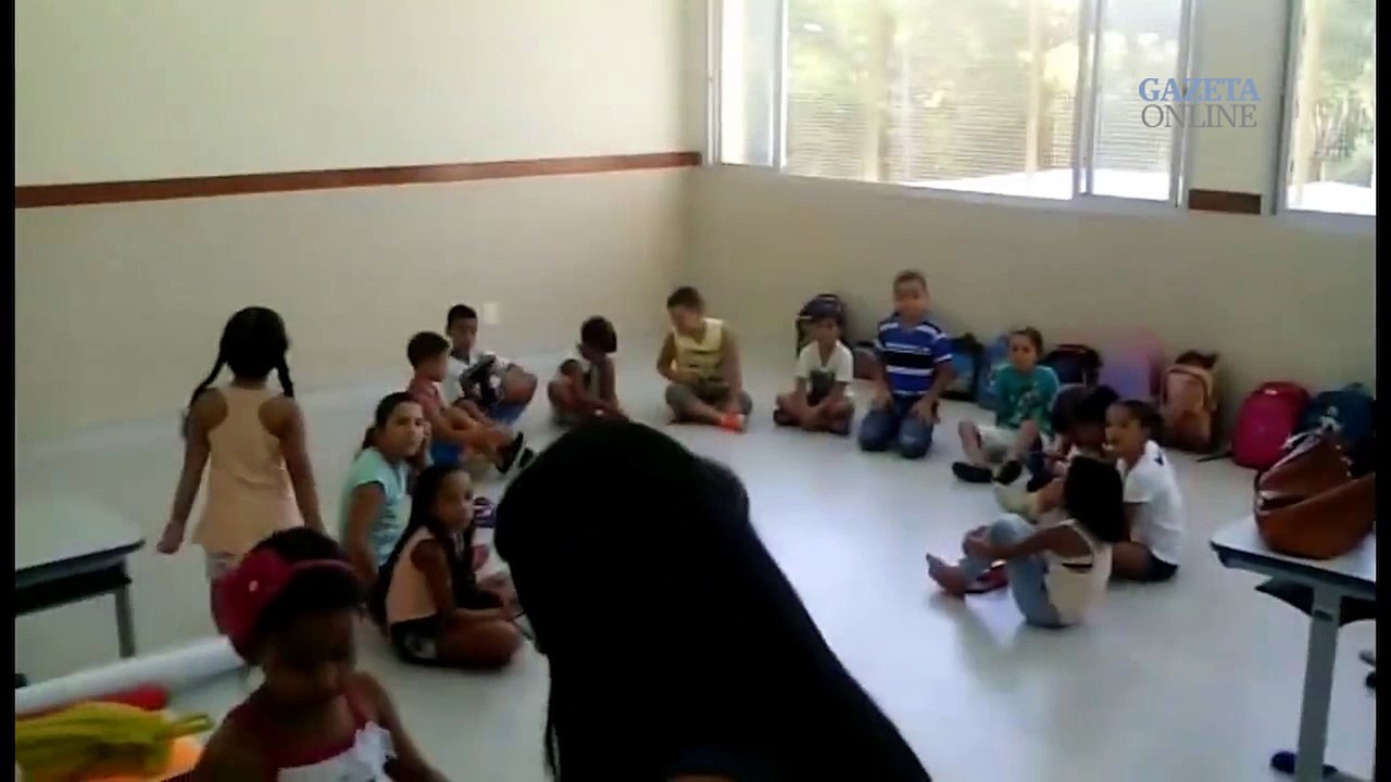Vídeo mostra salas sem cadeiras na EMEF Abrahão Gomes de Araújo