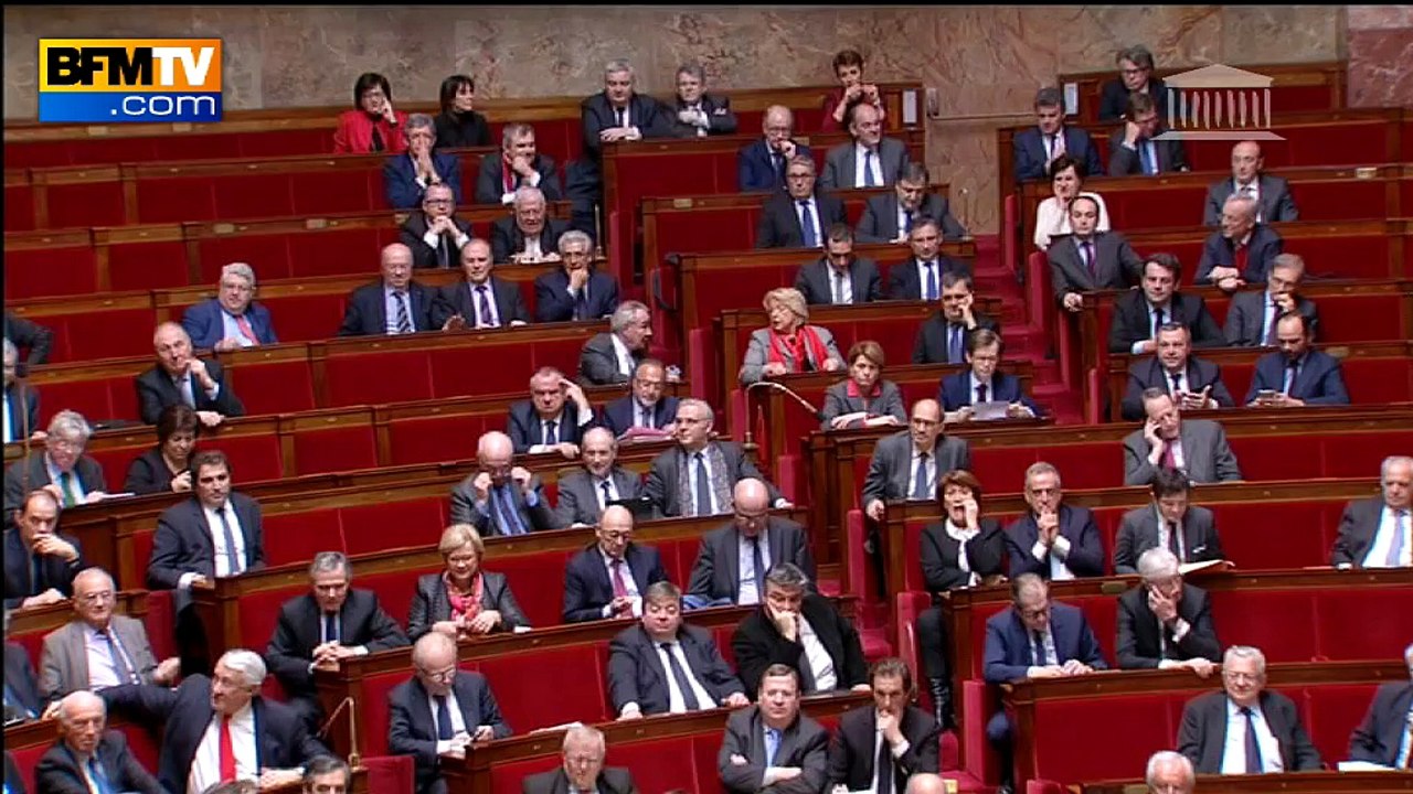 Valls sur NDDL: "Consulter les citoyens s'impose"