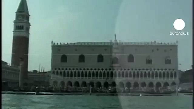 Гигантские лайнеры против гринпис Защита окружающей среды Гринпис против круизных лайнеров