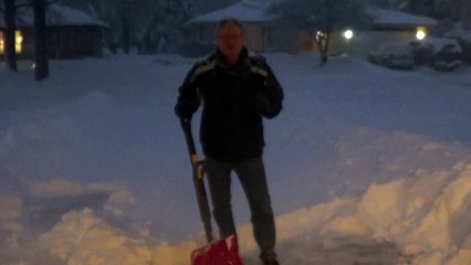 Ergonomic Snow Shovel
