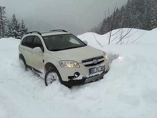 chevrolet captiva snow off road
