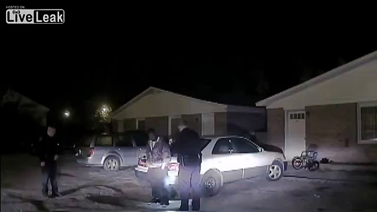 Man Gets Shot after Pulling Gun on Officers During Arrest Attempt