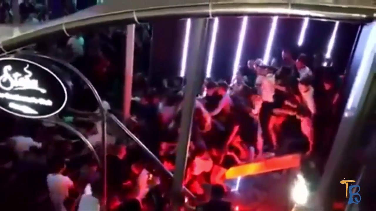 Un désastre se produit dans une boîte de nuit bondée