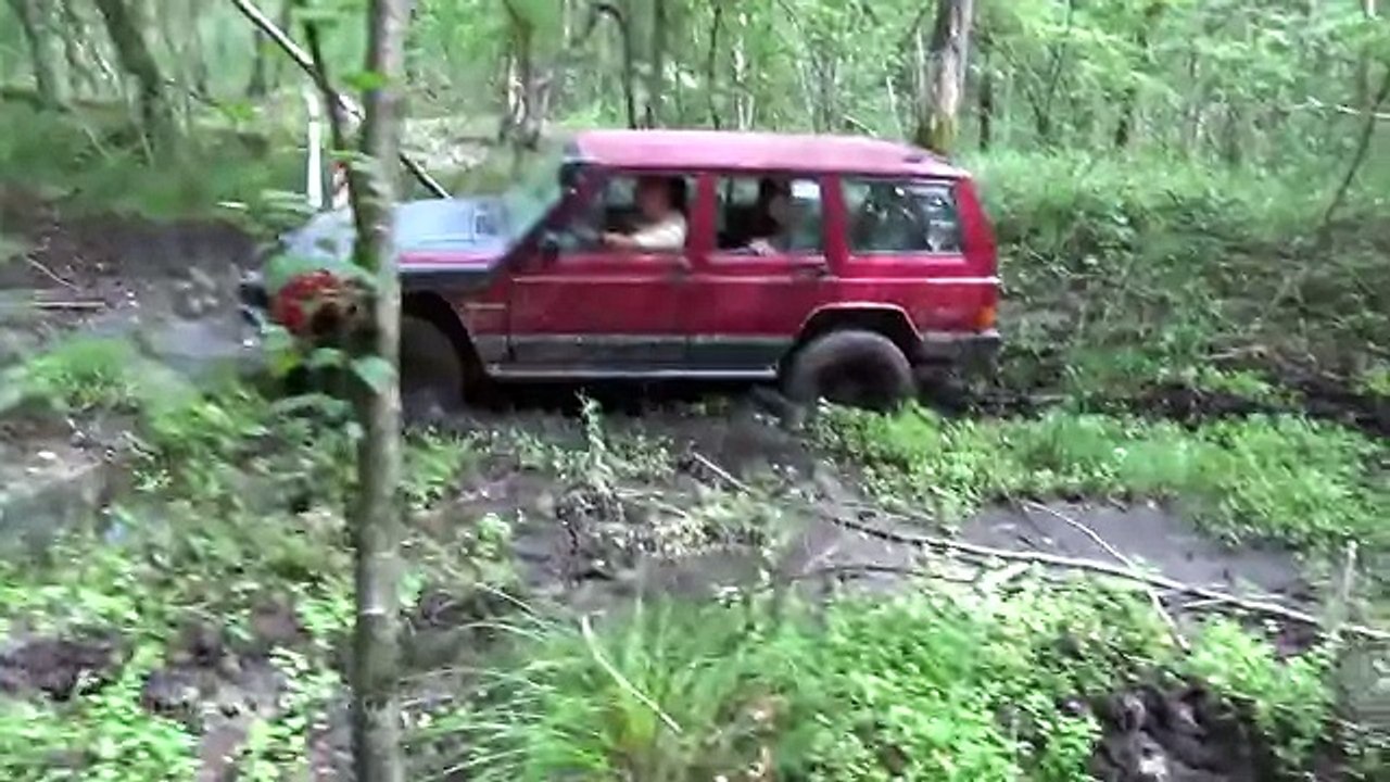 Jeep Cherokee XJ 4x4 off road full power tribute