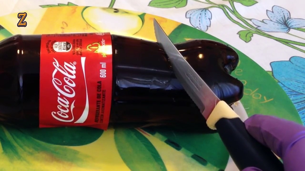 Aprende a fazer uma deliciosa gelatina usando apenas uma garrafa de coca-cola!!