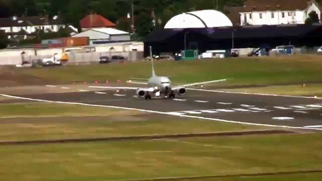 Impressive US Navy P-8 Poseidon Takeoff..