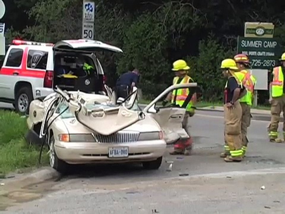 Three-car crash in Oshawa sends senior to hospital