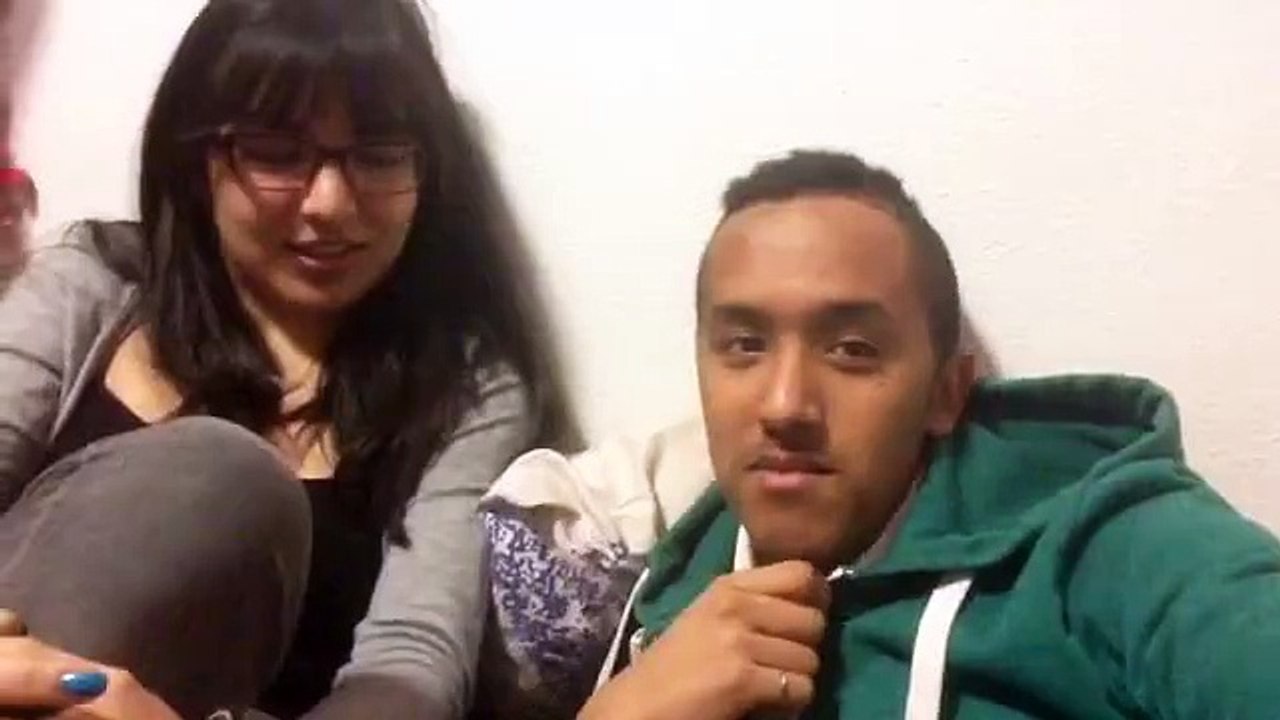 مغربي كيعلم كاورية الهضرة ديالنا