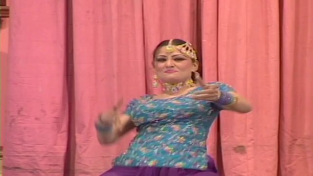 DOOD PYAR WALA - NADIA ALI MUJRA - PAKISTANI MUJRA DANCE