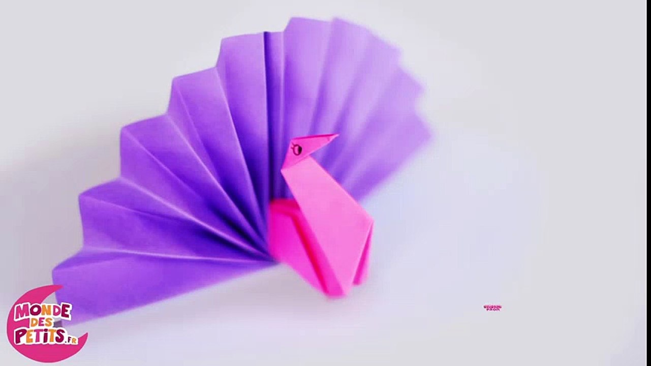 Origami: le paon en papier plié