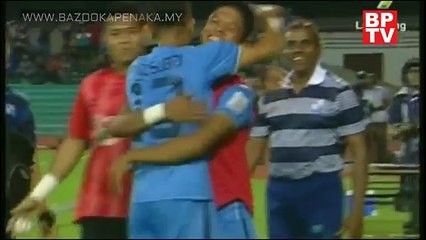 Cú sút đá phạt thành bàn đỉnh cao, khó tin như của Roberto Carlos