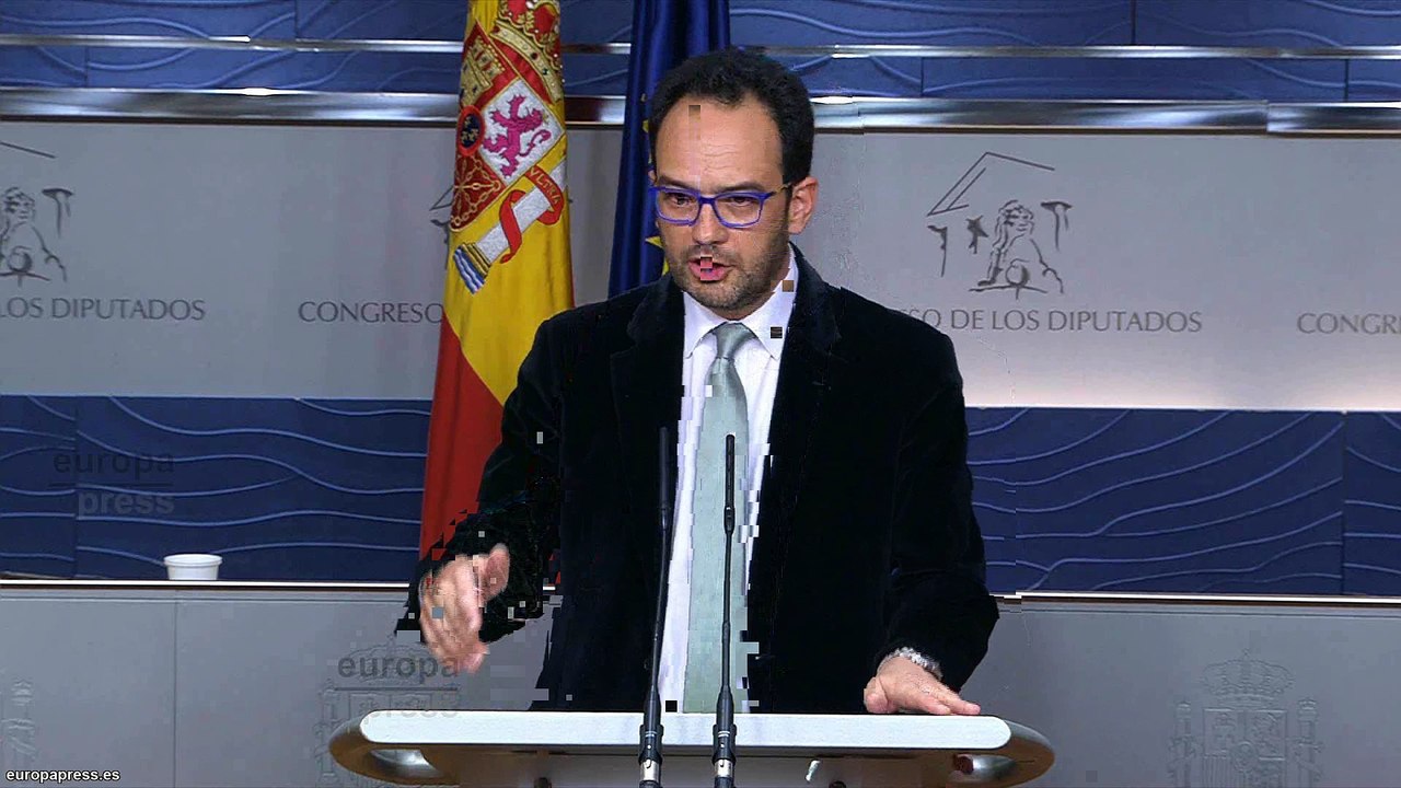 PSOE: "Lo que acordemos lo consultaremos con militancia"