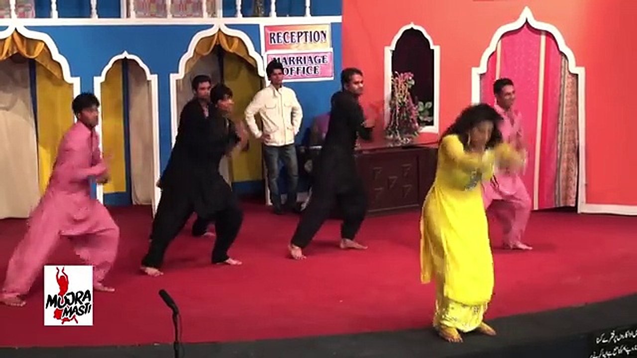 AKHIYAN MILAVAN GI - SAIMA KHAN HOT MUJRA - 2016 PAKISTANI MUJRA DANCE