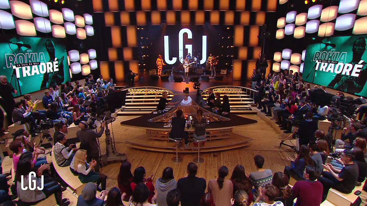 Rokia Traoré "Ilé" - Le Grand Journal du 16/02 - CANAL+