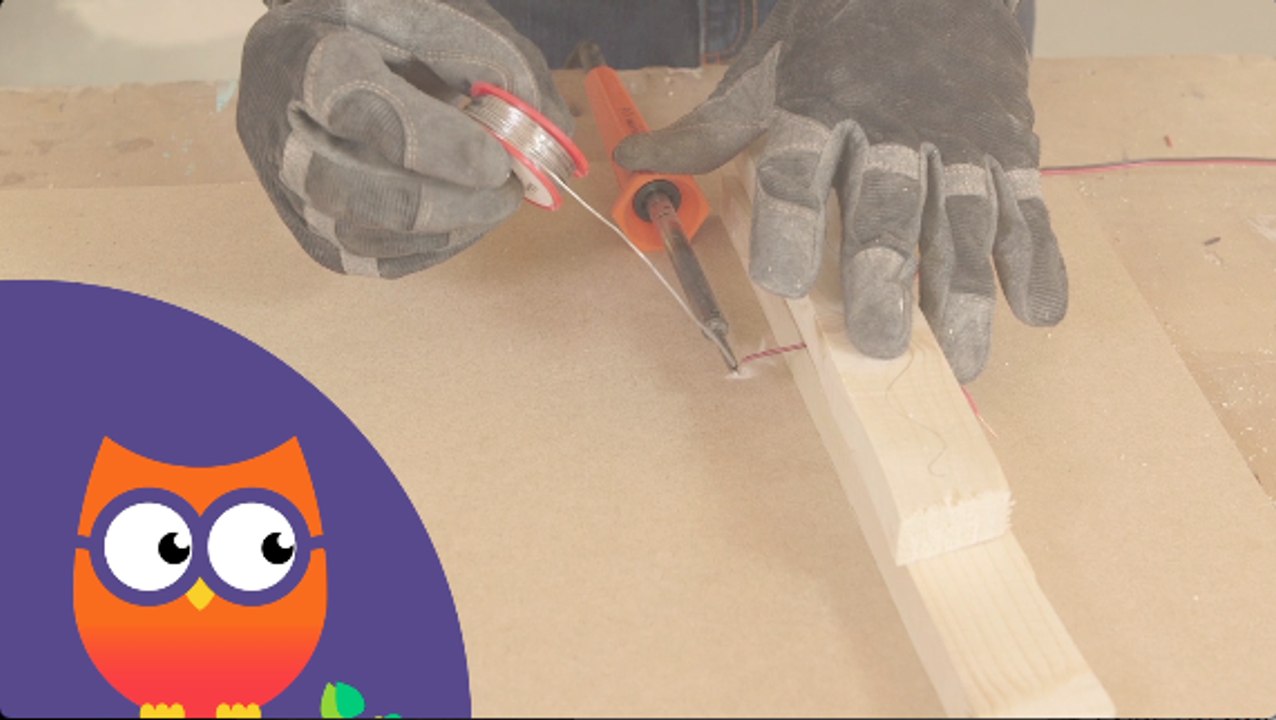 Étamer un fil électrique en cuivre (Ooreka.fr)