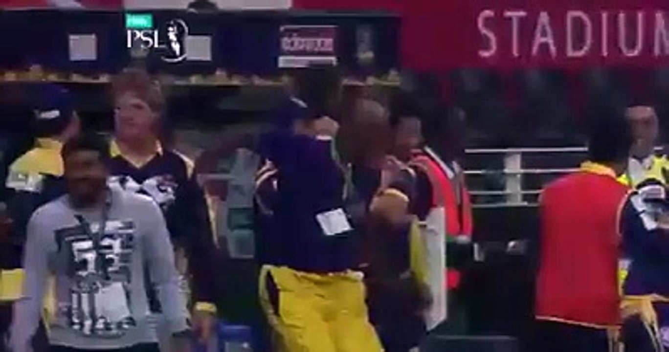 Look at the PASSION and CELEBRATION of Sir Vivian Richards after the match vs Lahore Qalandars PSL T20 2016