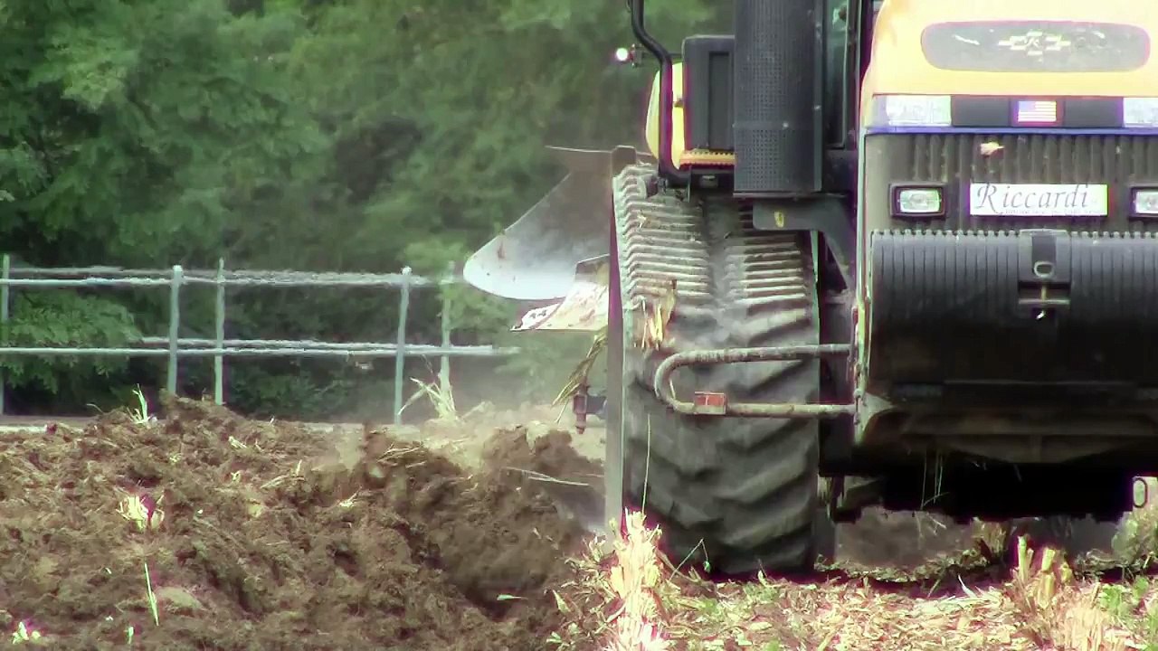 THE MONSTER! CAT SOUND Hard Italian Ploughing 2013