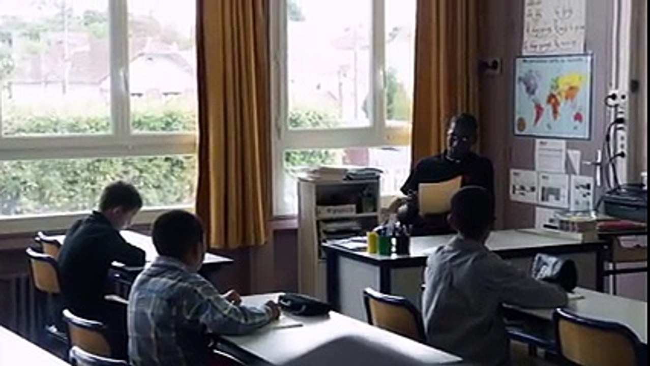 SEAR LUI MEME - Leçon de Piano (Clip Officiel)