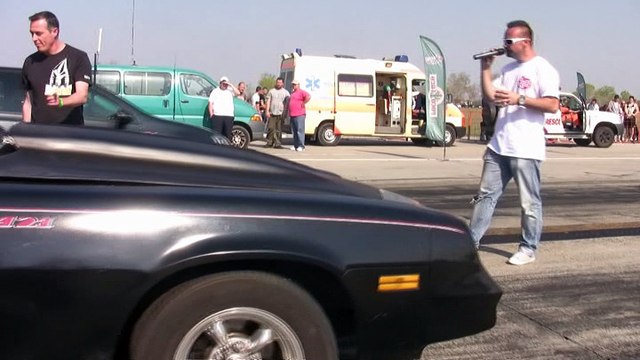 Chevrolet Camaro 1969 Vs. VW Golf VI GTI