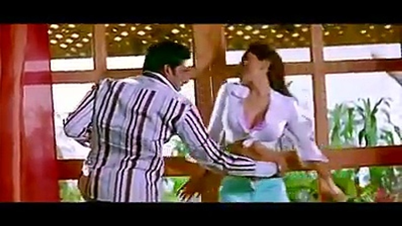 Aaj koi nahi hy kamray mein