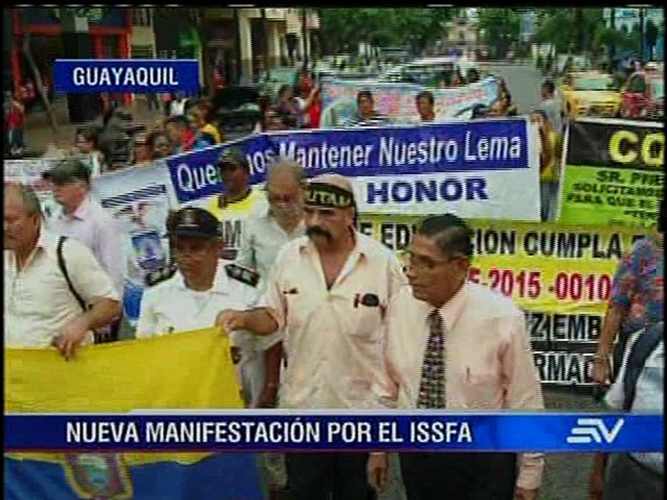 Miltares en servicio pasivo protestan