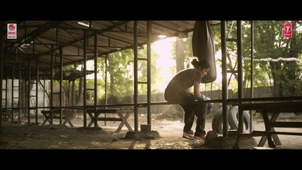 Usuru Narambulay Video Song Irudhi Suttru R. Madhavan, Ritika Singh