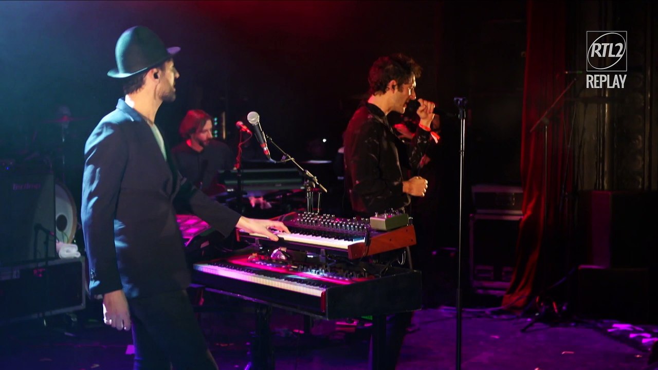 AaRON - "We Cut The Night" en Concert Très Très Privé