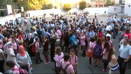 Öğrenciler çalan zille ders başı yaptı