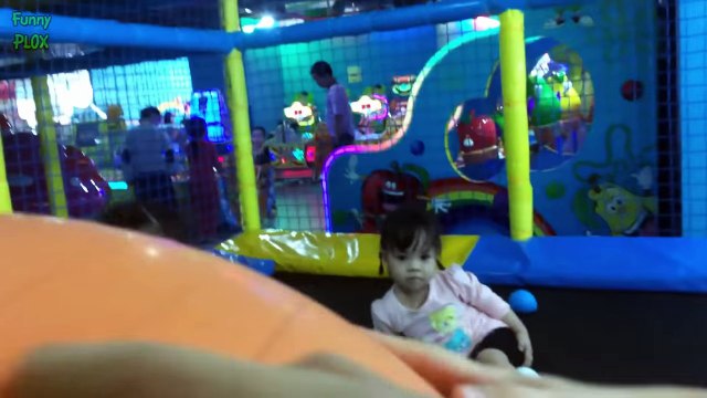 Cute Babies in Bouncy Castles Compilation 2016