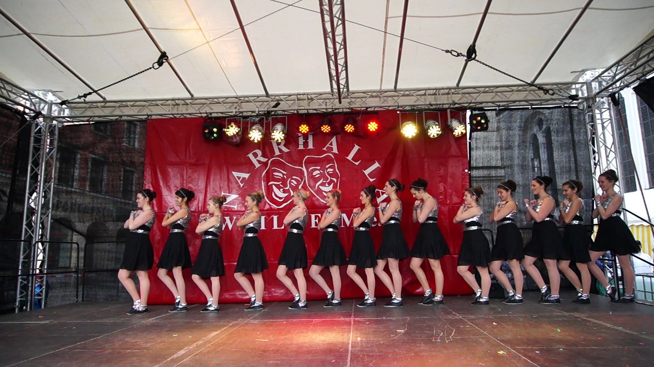 Prinzengarde frohsinn 2000 peissenberg auftritt weilheimer innenstadtfasching 2016