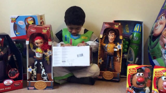 Disney Toy Story Surprise Egg Unboxing Opening Buzz Lightyear Woody Jessie Mr Potato Head