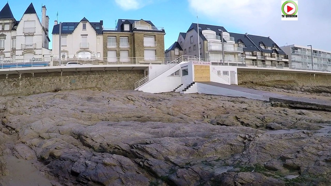 Quiberon: La Tempete a mangé le sable de la Plage - Bretagne Télé
