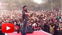 Students Protest At Shahrukh Khan's FAN Song Launch In Delhi