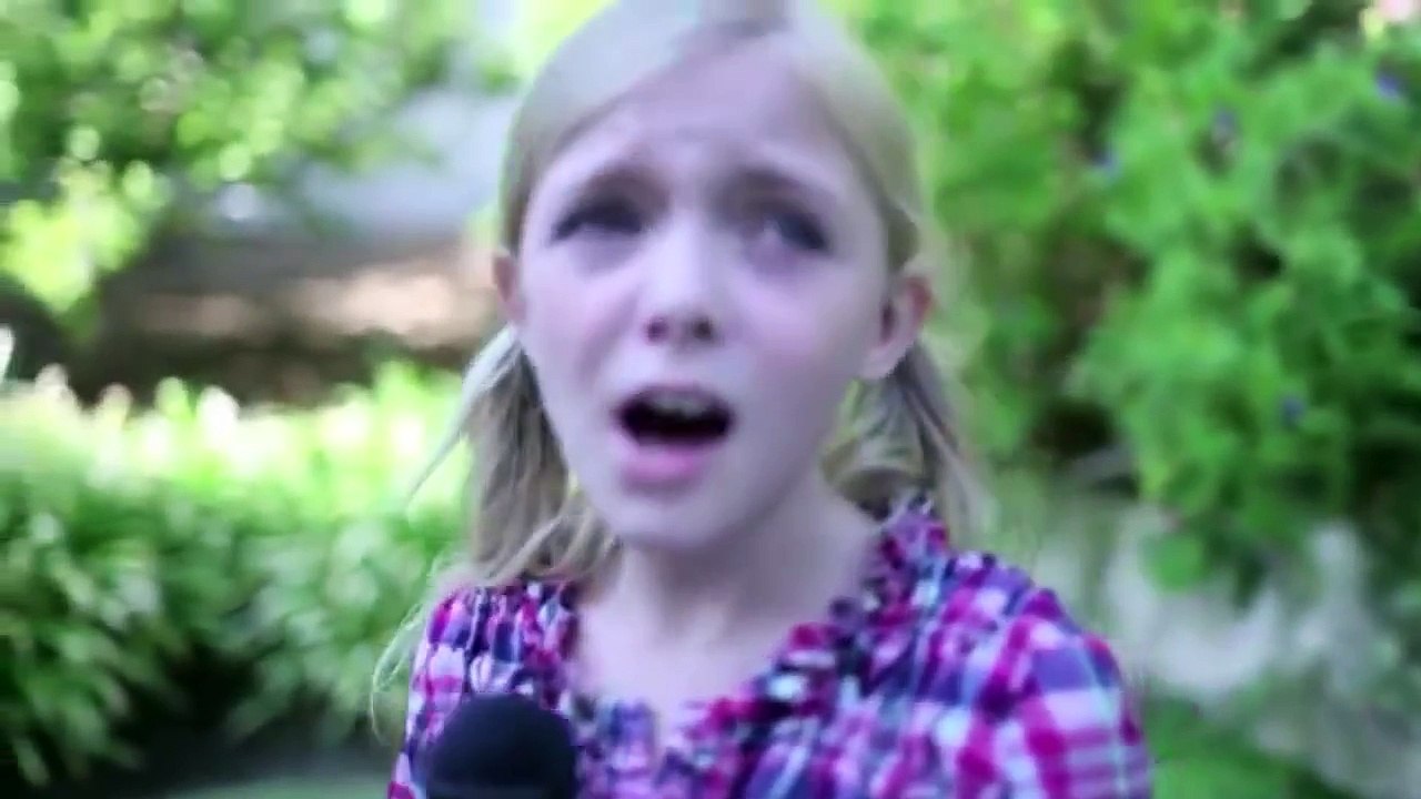 Песенка про следы Алина Кукушкина и Элси Фишер (м/ф Маша и