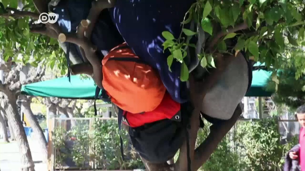 Athens: Refugee bottleneck as borders close | DW News
