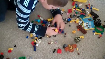 How To Build A LEGO Christmas Tree