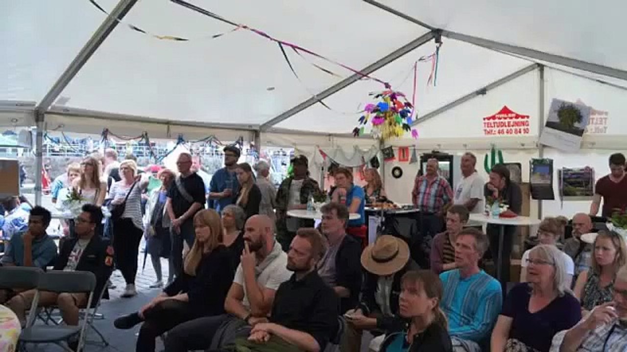 P1 Reportage fra Folkemødet på Bornholm: Kan vi nøjes med små orkestre på de rytmiske scener? (World Music 720p)