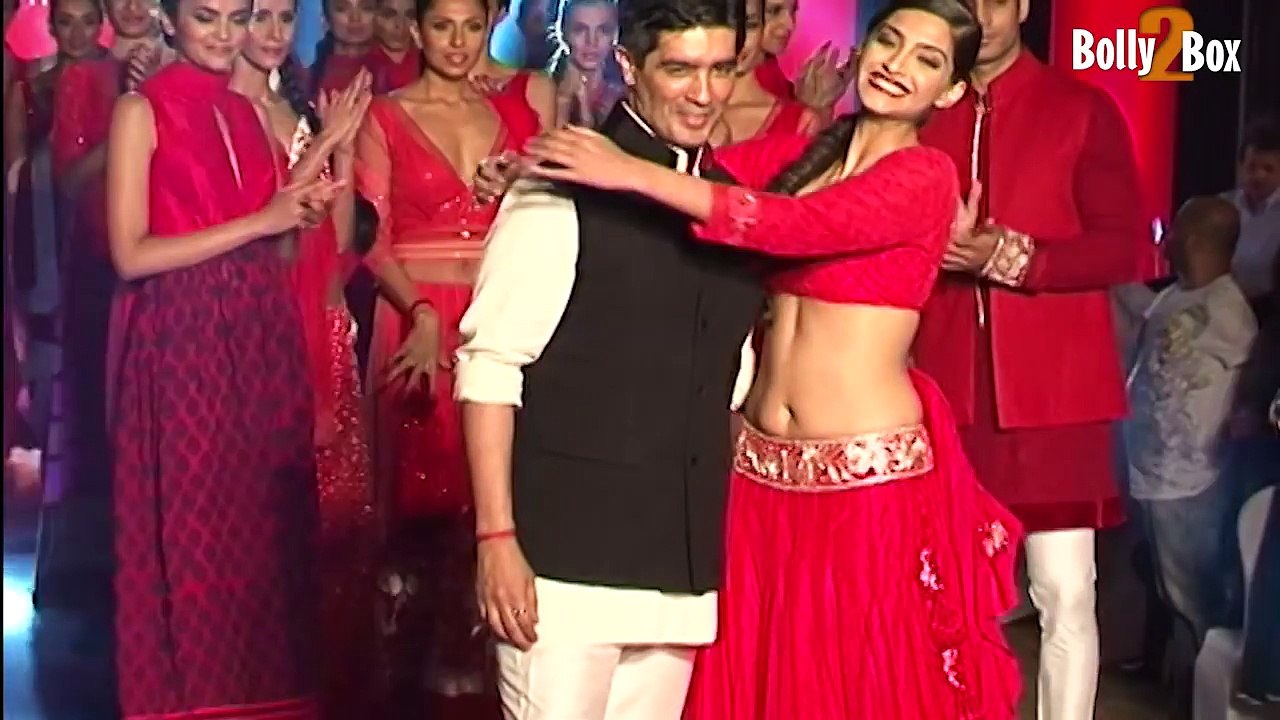 Manish Malhotra Gets Naughty With Sonam Kapoor