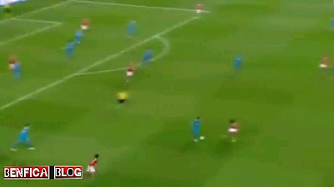 Renato Sanches brinca com Hulk, craque!