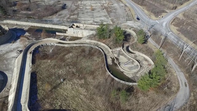 Vue aérienne d'un parc d'attraction abandonné : Geauga Lake Park - Ohio