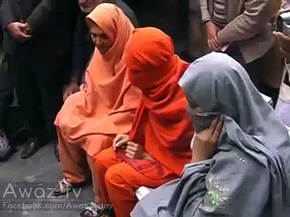 CM Punjab Shahbaz Sharif Salutes SHO in Sialkot