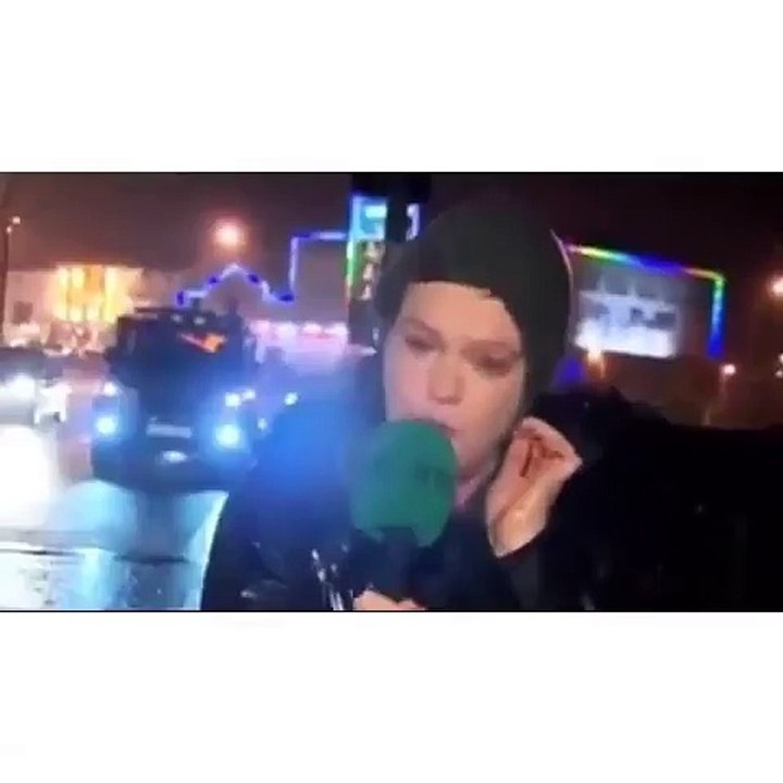 Nasib Sial Reporter Cuaca