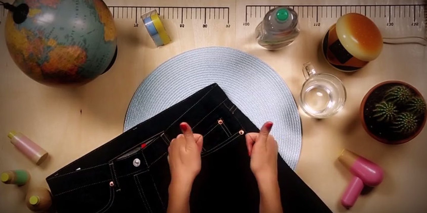 Tuto mode : comment nettoyer une tâche de dentifrice sur un jean ?