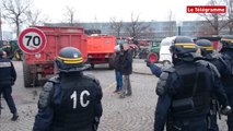 Rennes. Tensions entre les agriculteurs et les CRS devant la préfecture