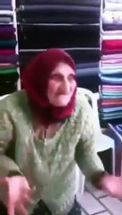 Teyze Ne İçtiyse Aynısından İstiyorum..