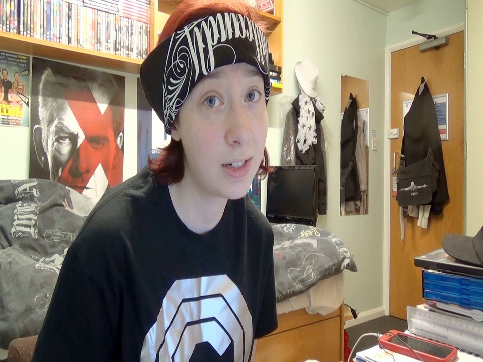 Hipster Ninja Reviews - Final Fantasy: The Spirits Within (Feat. The Ripley Gamer)