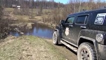 Off-road 4x4 Extreme Hummer H3 vs ATV Mud Water Crossing