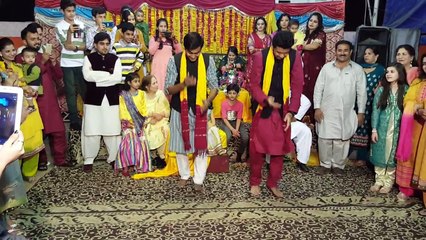 Best Mehndi Dance Umair And Rafay