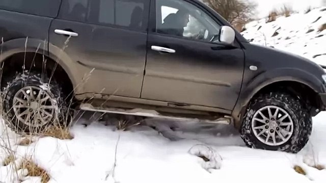 Off-road 4x4 Mitsubishi Pajero Sport Extreme Ascent