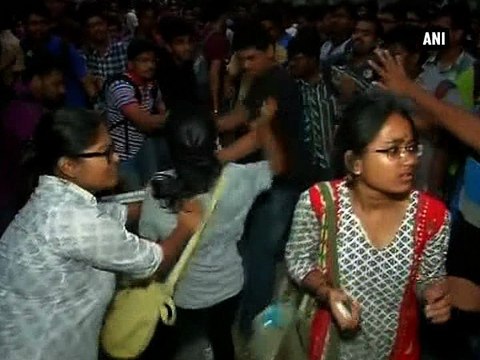 Jadavpur University students protest against anti-national activity in JNU